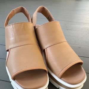 Sorel Joanni lll slingback wedge sandal size 9